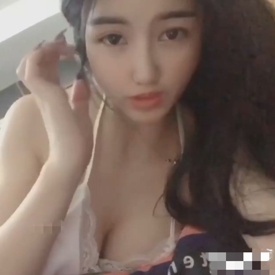 【抖音】35W粉丝网红 一抹金 热舞合集(11V)