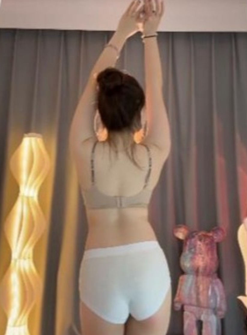 抖音丨绵绵小嘉 热舞 [5V/1.22GB]