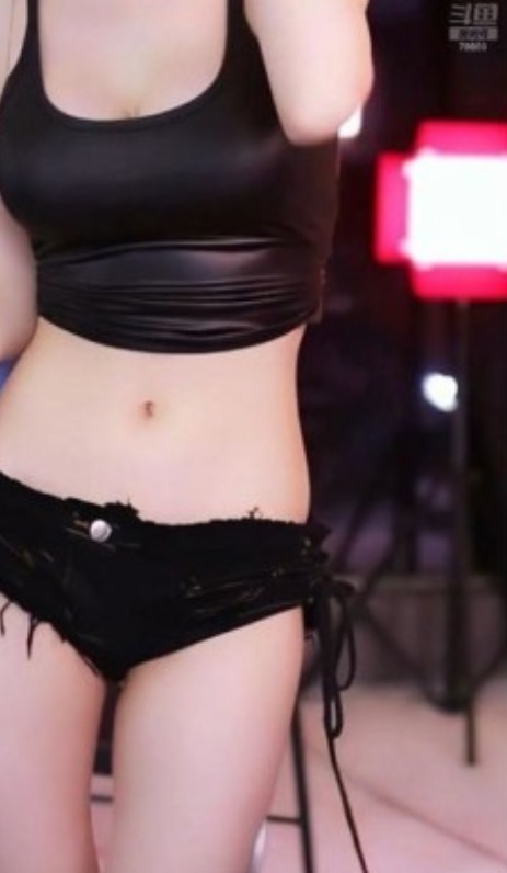 斗鱼丨亦亦 10月最新热舞 [19V/3.4GB]