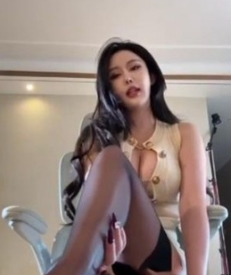 CC丨依阳baby(没有圆子) 千元定制热舞 [6V/175MB]