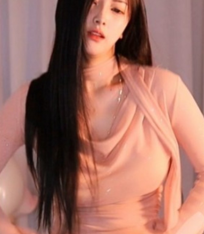 斗鱼丨月薇薇 定制热舞  [1V/263MB]